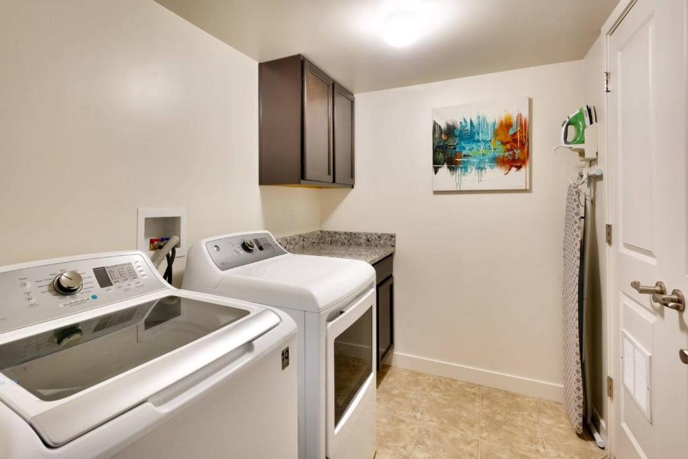 2i Top Floor Moab RedCliff Condo, Pool & Hot Tub
